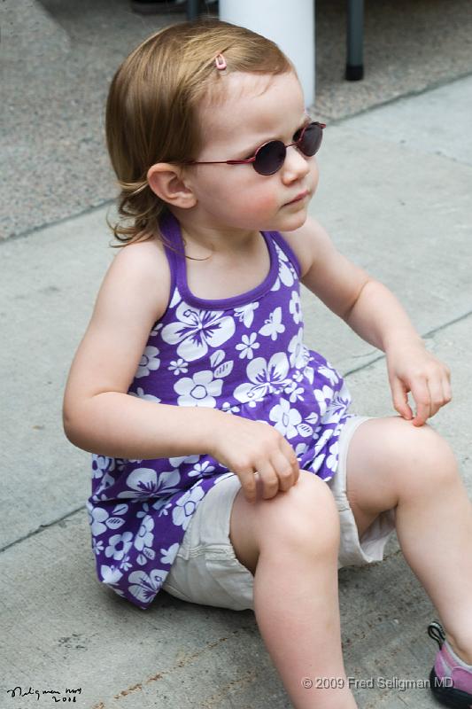 20080718_145001 D300 P 2800x4200.jpg - Photogenic youngster watches Street Fair, Madison, WI